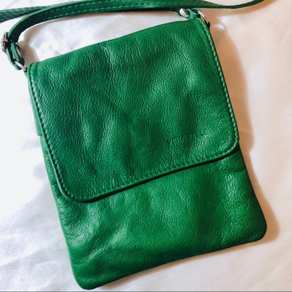 Vintage Vera Pelle Italian Kelly Green crossbody